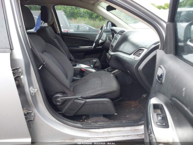 3C4PDCAB8JT229700 Dodge JOURNEY SE