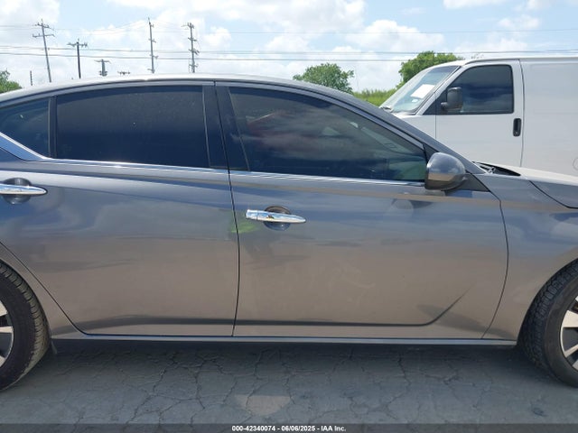 Nissan 2022 2022 1N4BL4DV7NN327735 Image 13