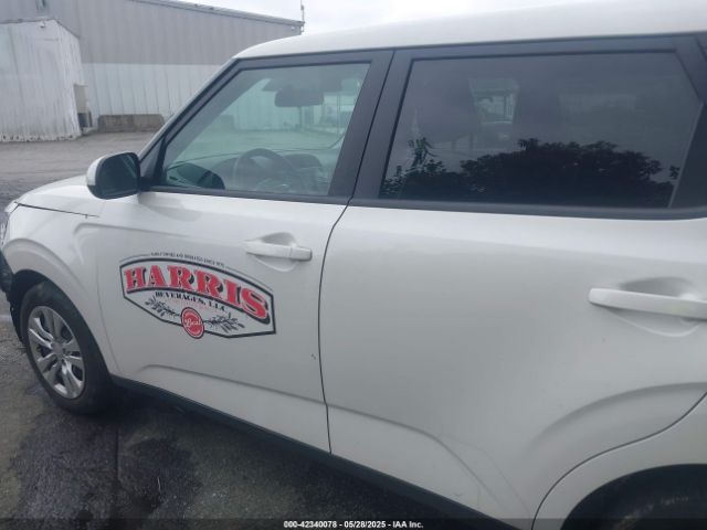 KNDJ23AU7L7713989 KIA SOUL LX