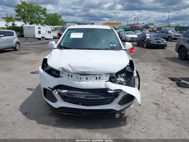 KL7CJKSB8MB302437 Chevrolet Trax Fwd Ls