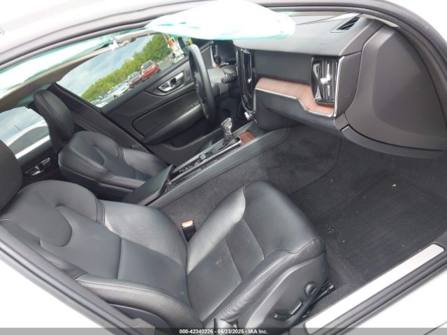 2021 VOLVO S60 7JR102TZ4MG117993 Photo 4