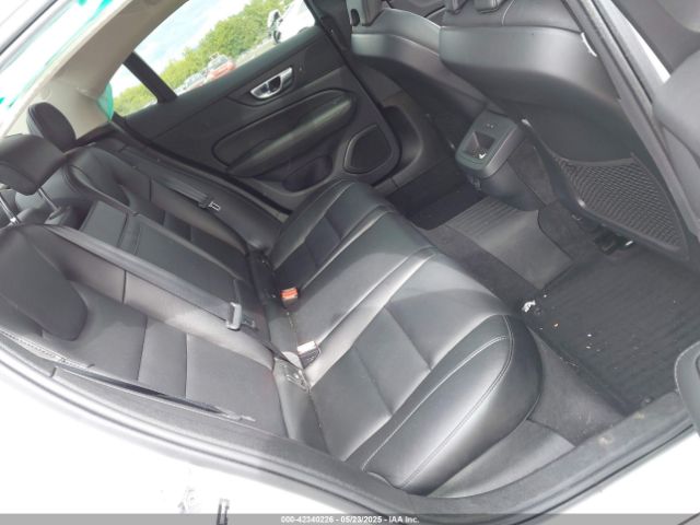 2021 VOLVO S60 7JR102TZ4MG117993 Photo 7