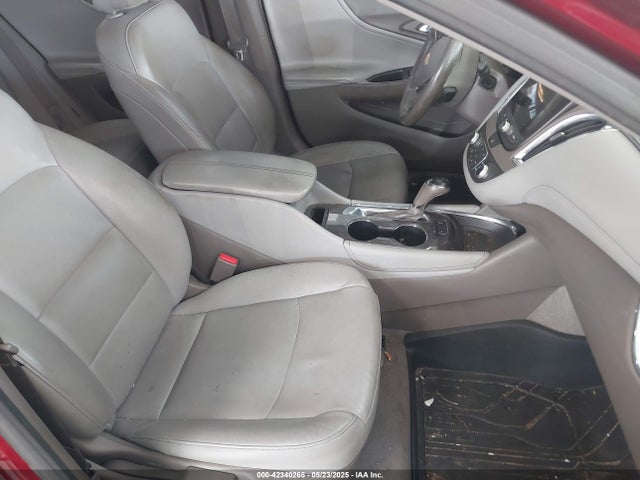 1G1ZD5ST7KF114926 Chevrolet MALIBU LT
