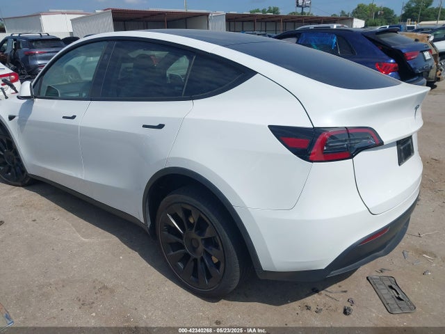 2023 TESLA MODEL Y 7SAYGAEE4PF885925 Photo 2