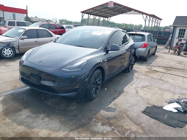 2024 TESLA MODEL Y 7SAYGDEE6RA226536 Photo 1