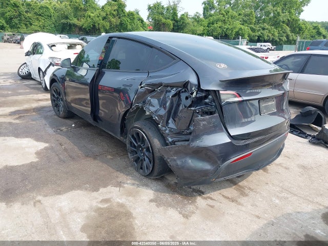 2024 TESLA MODEL Y 7SAYGDEE6RA226536 Photo 2