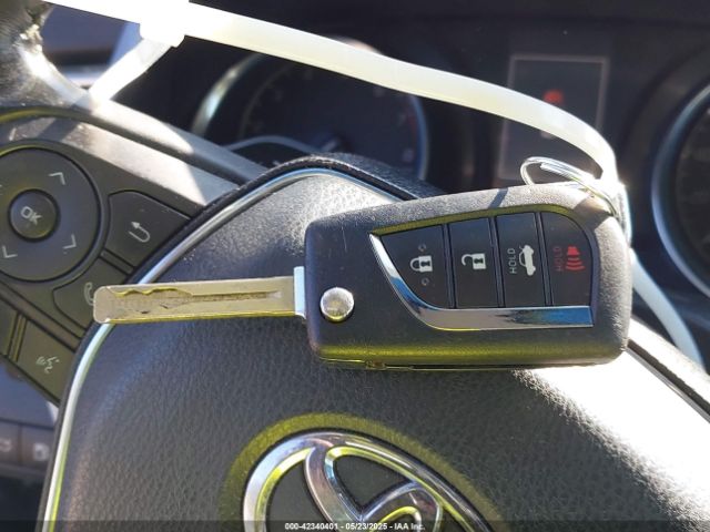2018 TOYOTA CAMRY 4T1B11HKXJU597861 Photo 10