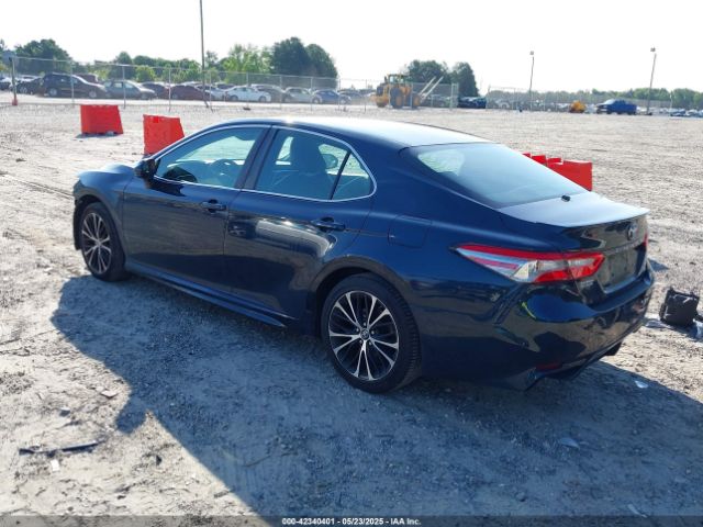 2018 TOYOTA CAMRY 4T1B11HKXJU597861 Photo 2