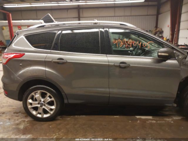 1FMCU9J97EUA80749 Ford Escape Titanium