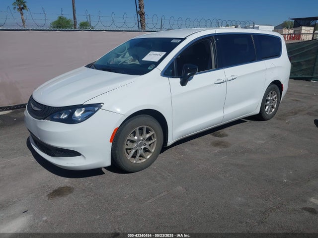 2024 CHRYSLER VOYAGER 2C4RC1CG4RR141427 Photo 1