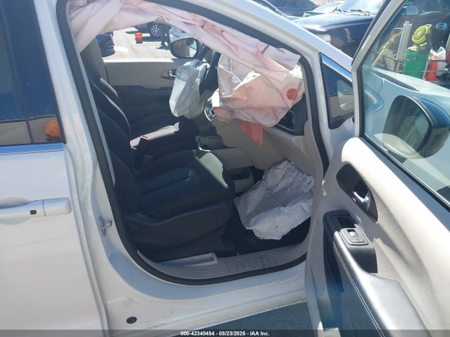 2024 CHRYSLER VOYAGER 2C4RC1CG4RR141427 Photo 4