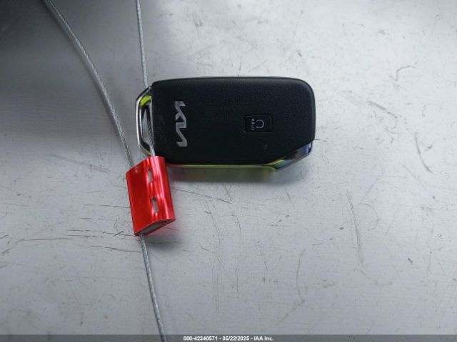 KNDER2AA8R7636670 KIA SELTOS EX