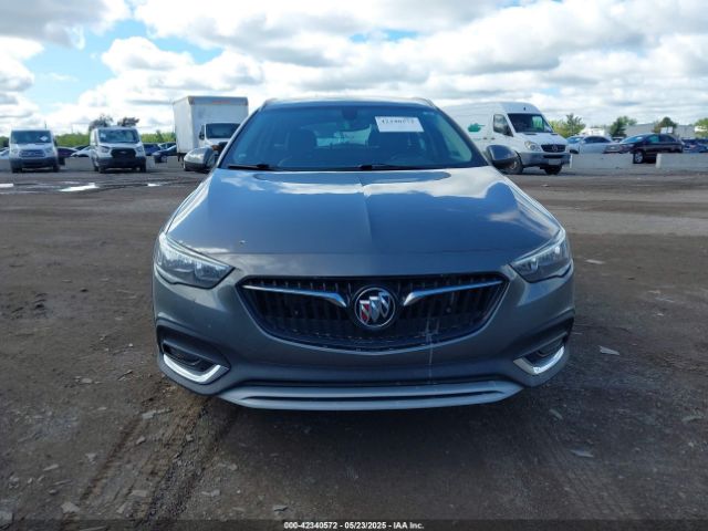 W04GV8SX5J1161328 Buick Regal Tourx Essence