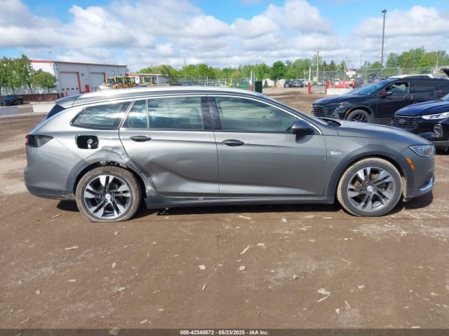 W04GV8SX5J1161328 Buick Regal Tourx Essence