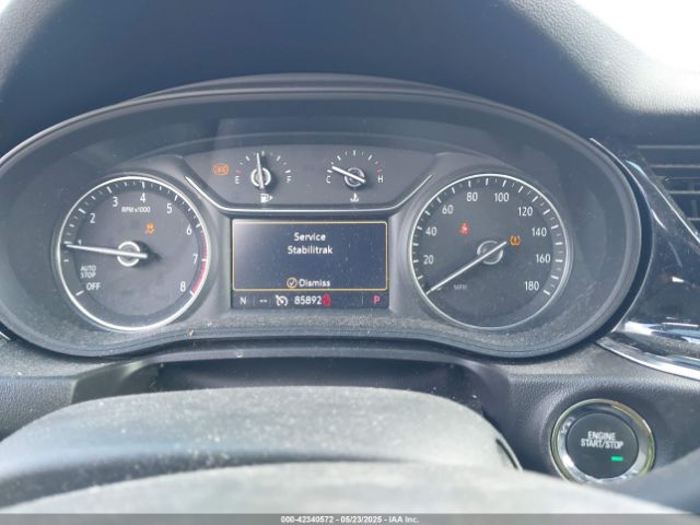 W04GV8SX5J1161328 Buick Regal Tourx Essence