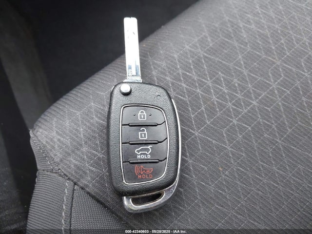 KM8J33A23HU319048 Hyundai Tucson Eco