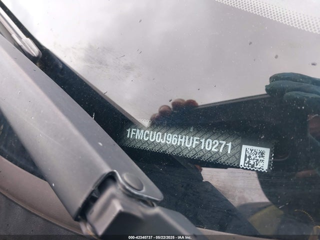 1FMCU0J96HUF10271 Ford Escape Titanium
