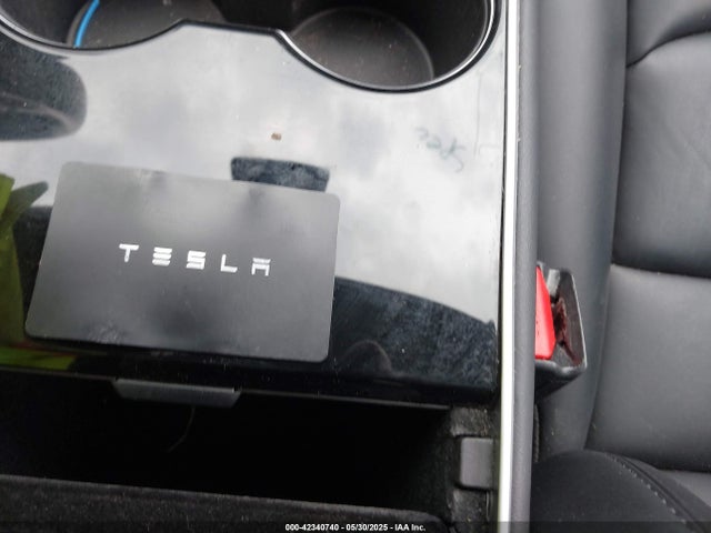 5YJ3E1EBXKF393900 Tesla 2019