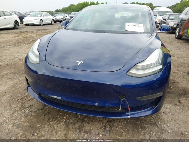 5YJ3E1EBXKF393900 Tesla 2019