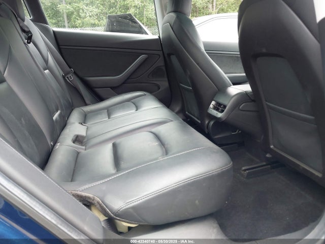 5YJ3E1EBXKF393900 Tesla 2019