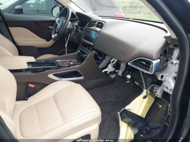 2019 JAGUAR F-PACE SADCK2FX2KA610460 Photo 4