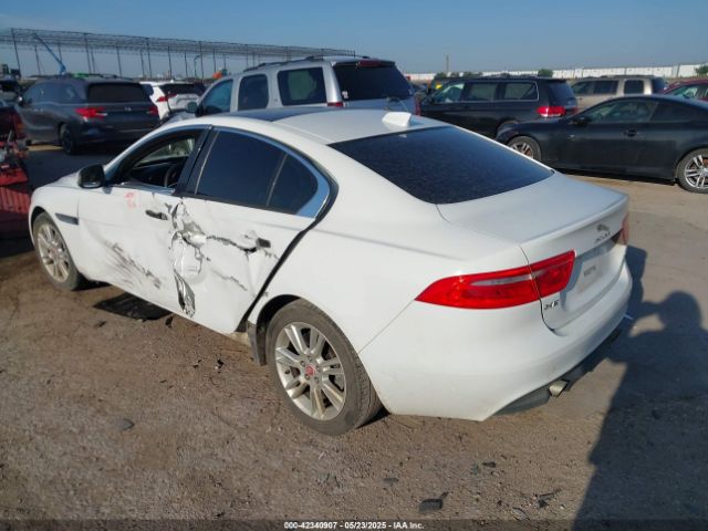 2017 JAGUAR XE SAJAD4BG0HA957939 Photo 2