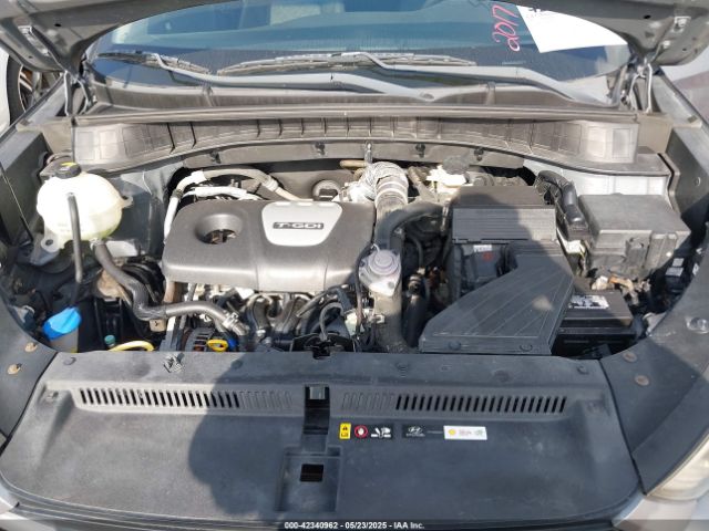 KM8J33A22HU536042 Hyundai Tucson Sport
