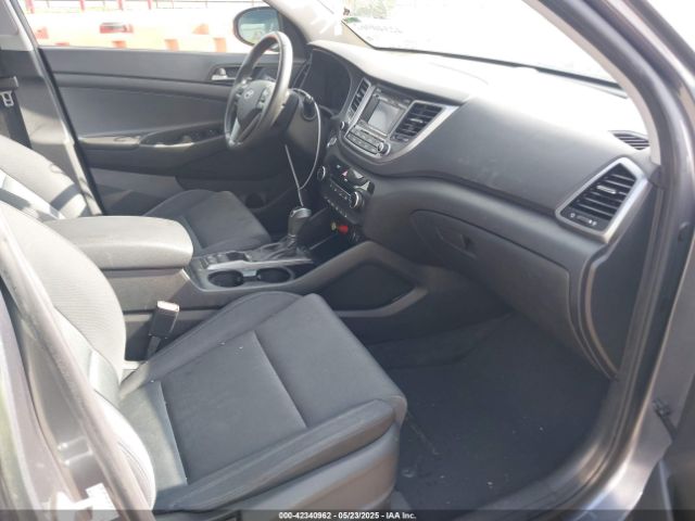 KM8J33A22HU536042 Hyundai Tucson Sport