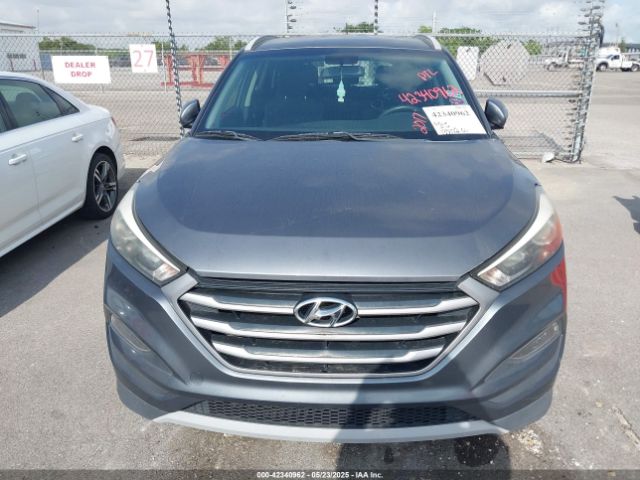 KM8J33A22HU536042 Hyundai Tucson Sport
