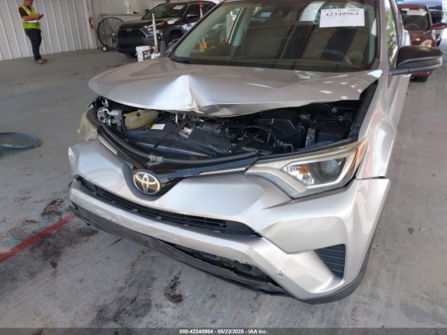 2T3ZFREV4HW342699 Toyota RAV4 LE