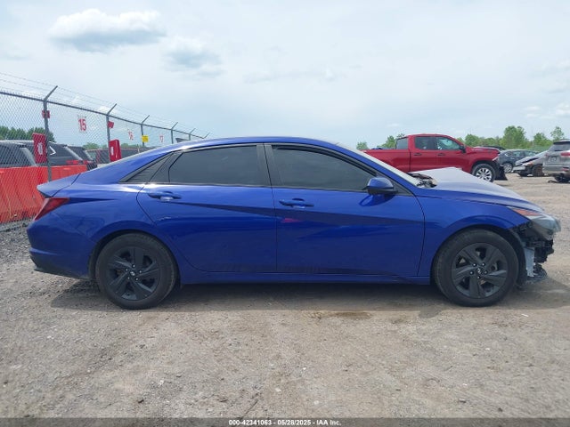 KMHLM4AG8MU068867 Hyundai ELANTRA SEL