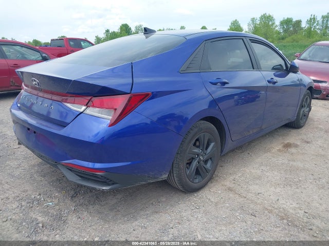 KMHLM4AG8MU068867 Hyundai ELANTRA SEL