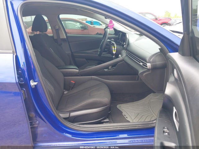 KMHLM4AG8MU068867 Hyundai ELANTRA SEL