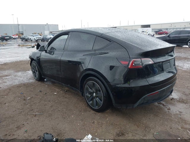 2021 TESLA MODEL Y 5YJYGAEE1MF149792 Photo 2