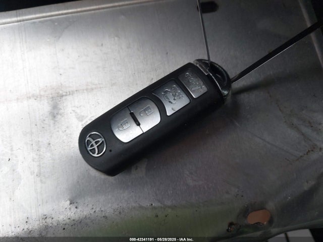 3MYDLBYV2JY328789 Toyota p5v