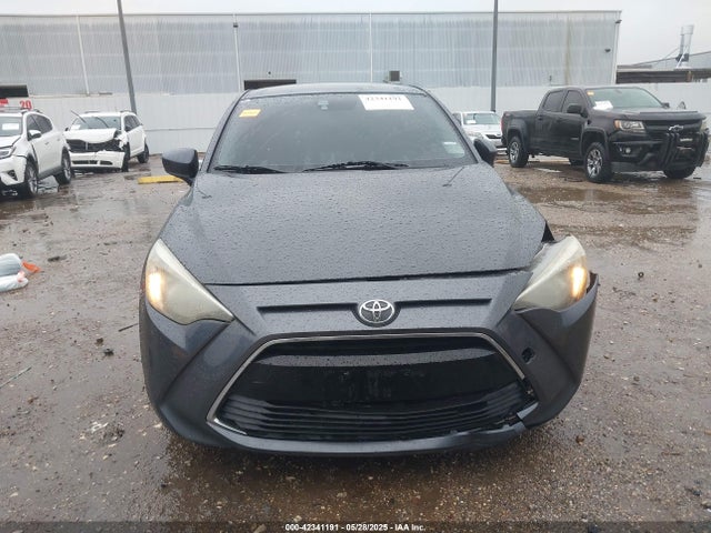 3MYDLBYV2JY328789 Toyota p5v