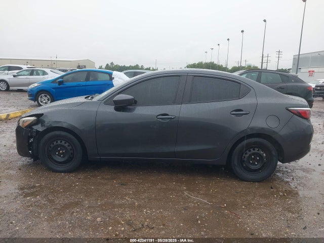 3MYDLBYV2JY328789 Toyota p5v
