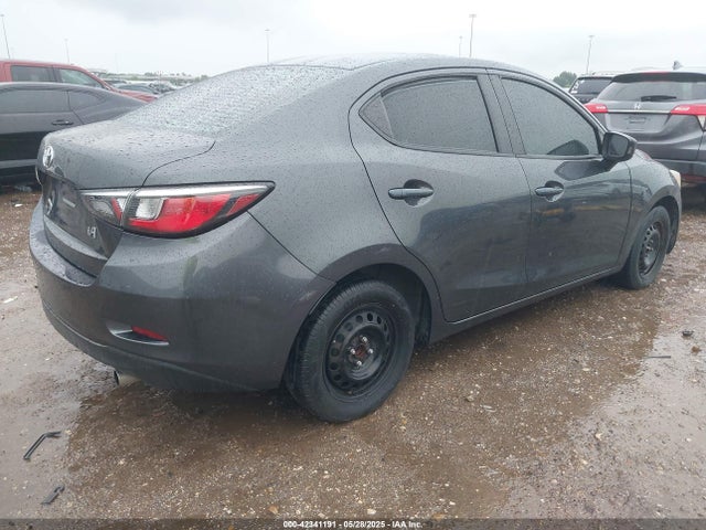 3MYDLBYV2JY328789 Toyota p5v