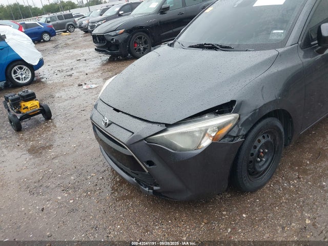 3MYDLBYV2JY328789 Toyota p5v