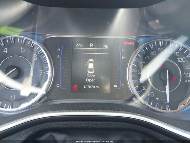 2016 Chrysler 200 Limited მანქანა იყიდება აუქციონზე, vin: 1C3CCCAB0GN122106, აუქციონის ნომერი: 42341206