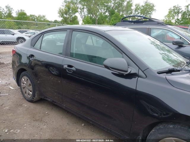 3KPA24AB1JE082383 KIA RIO LX