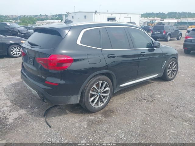 2018 BMW X3 5UXTR9C57JLD70765 Photo 3