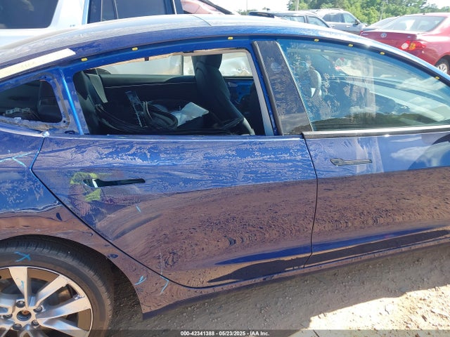 5YJ3E1EB3RF768097 Tesla MODEL 3