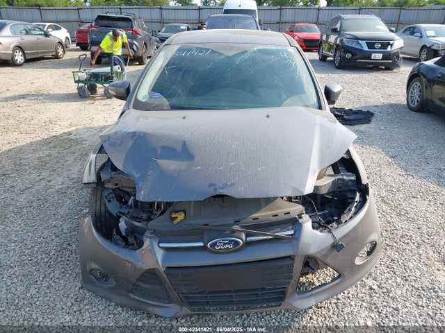 1FADP3F24EL437731 Ford FOCUS SE