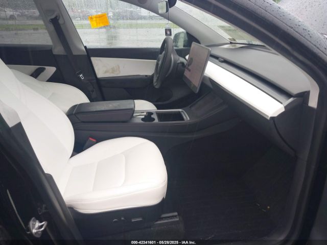 2021 TESLA MODEL Y 5YJYGAEE5MF130677 Photo 4