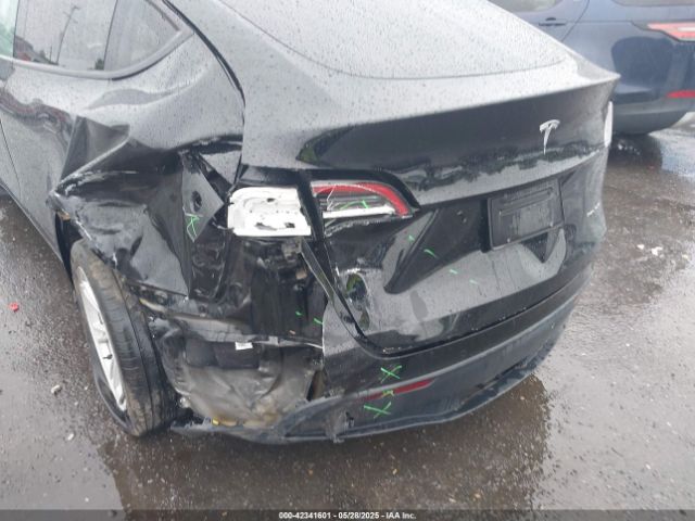 2021 TESLA MODEL Y 5YJYGAEE5MF130677 Photo 5