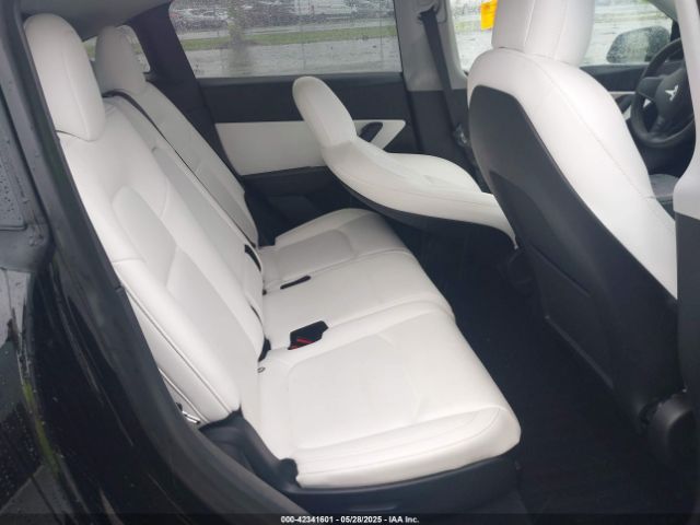 2021 TESLA MODEL Y 5YJYGAEE5MF130677 Photo 7