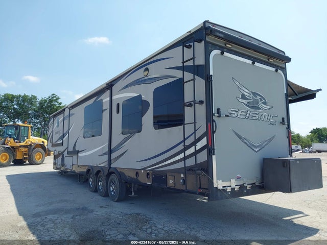 1UJCJSCVXH19N0093 Jayco Seismic 4113