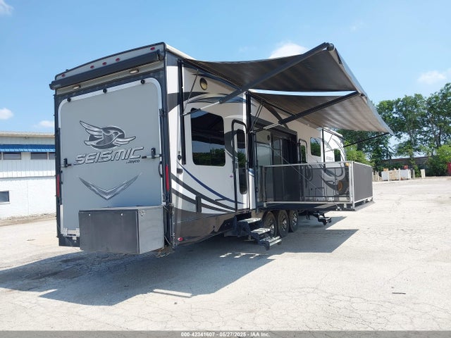 1UJCJSCVXH19N0093 Jayco Seismic 4113