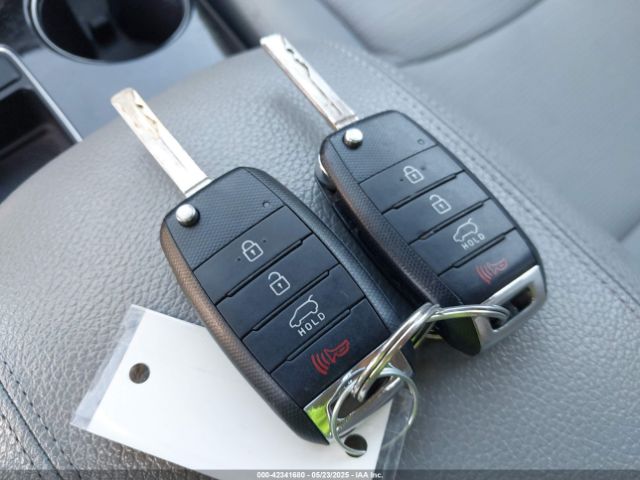 5XYKT3A60FG574606 KIA SORENTO LX